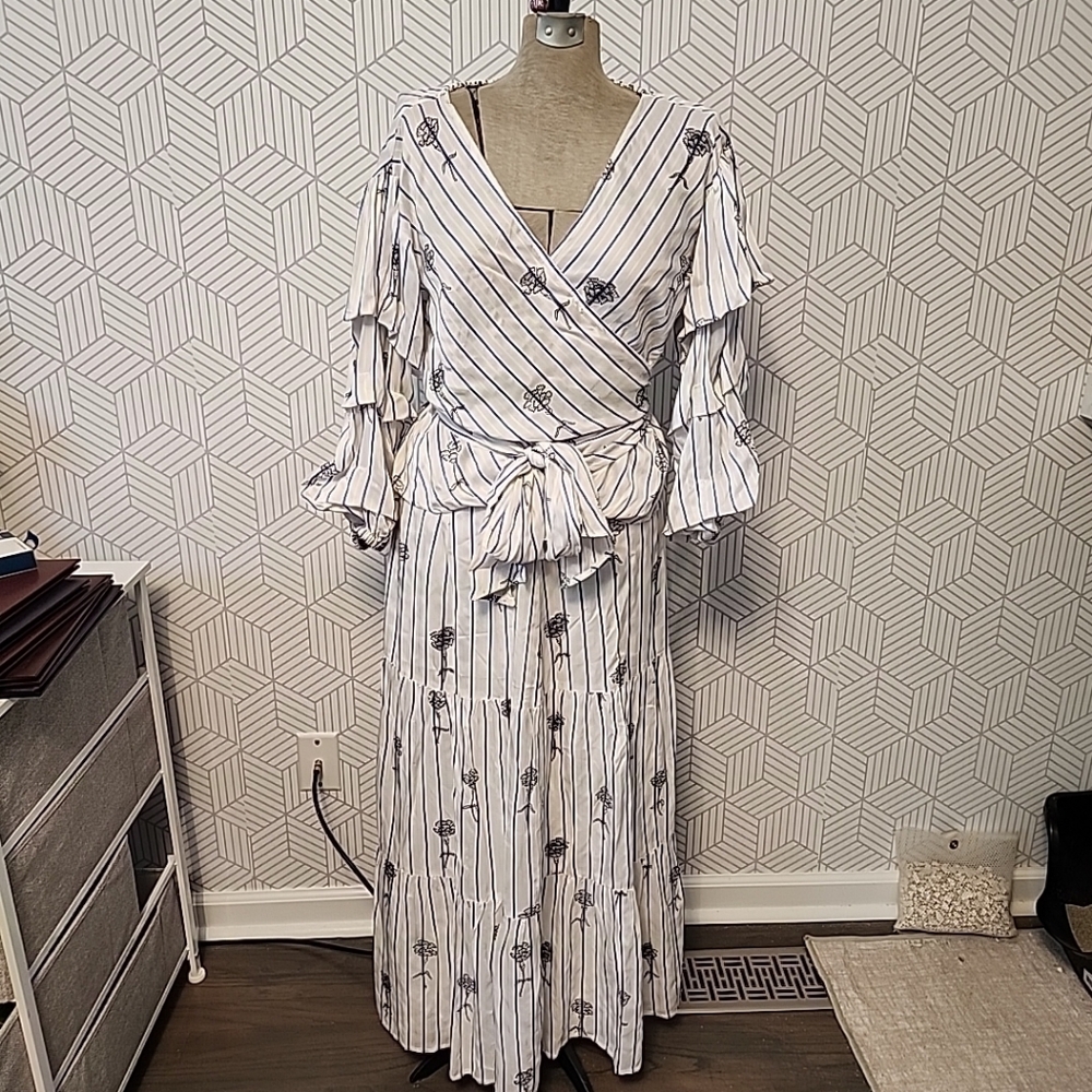 Club Monaco Bindell Floral Wrap Blouse & Maxi Flounce Skirt Set Top Size Medium